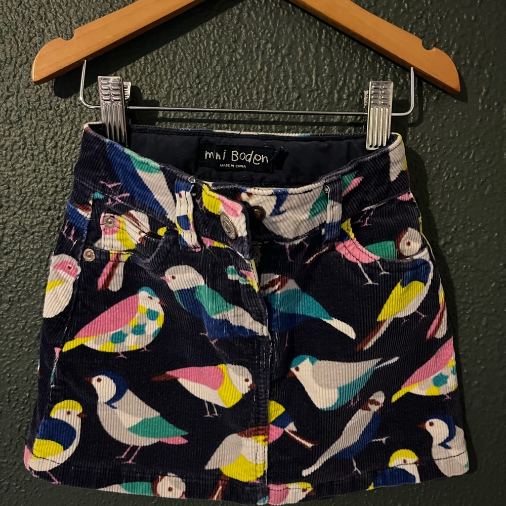 Mini Boden corduroy bird skirt.